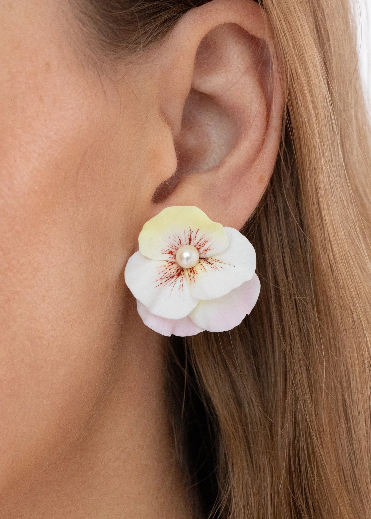 Viletta Earrings