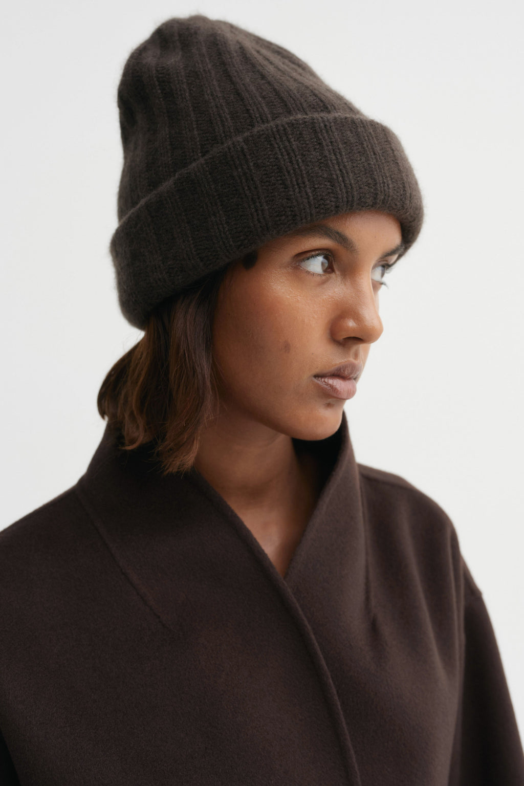 Roe Cashmere Beanie Chocolate