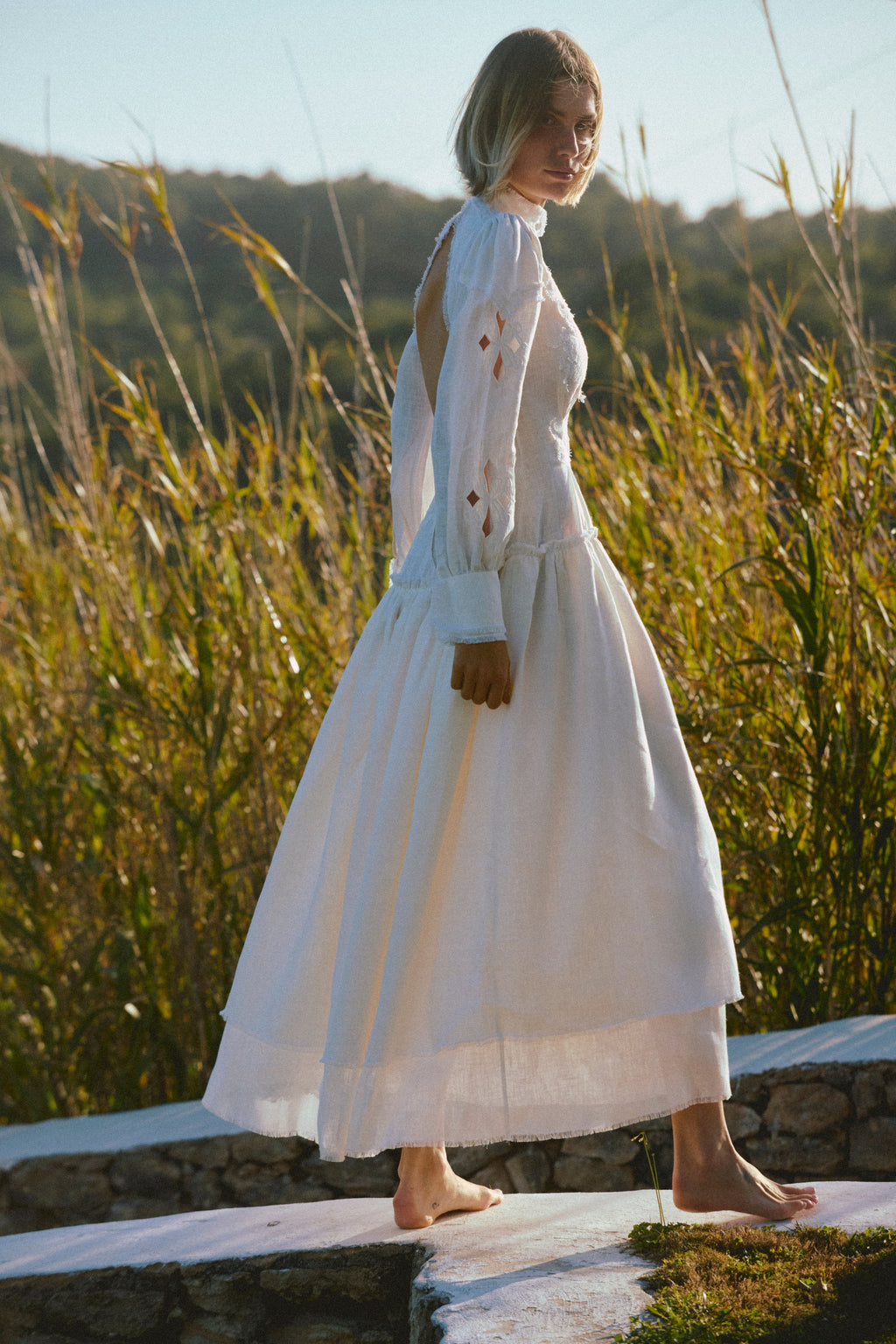 Maxi-length backless dress