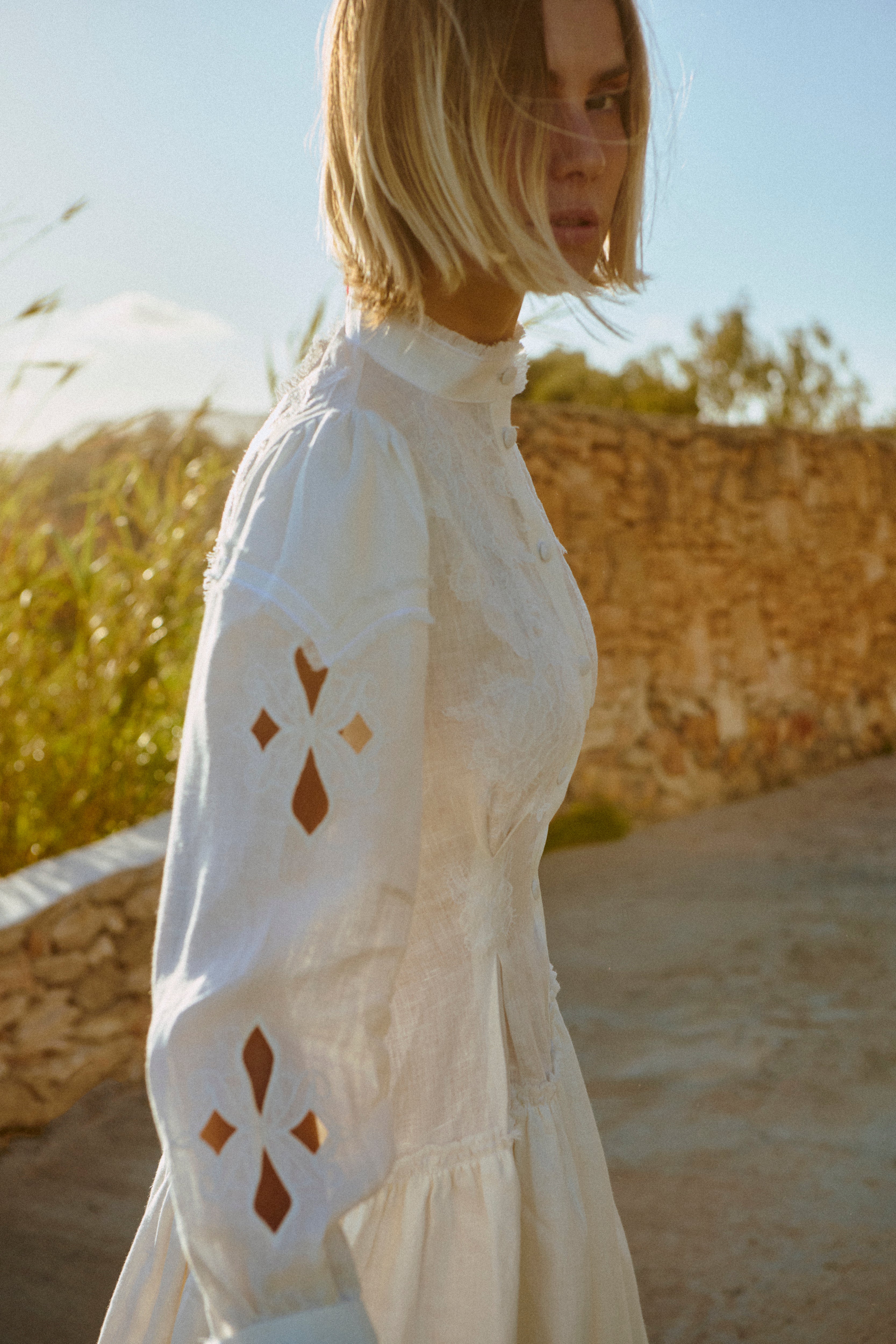 Maxi-length backless dress