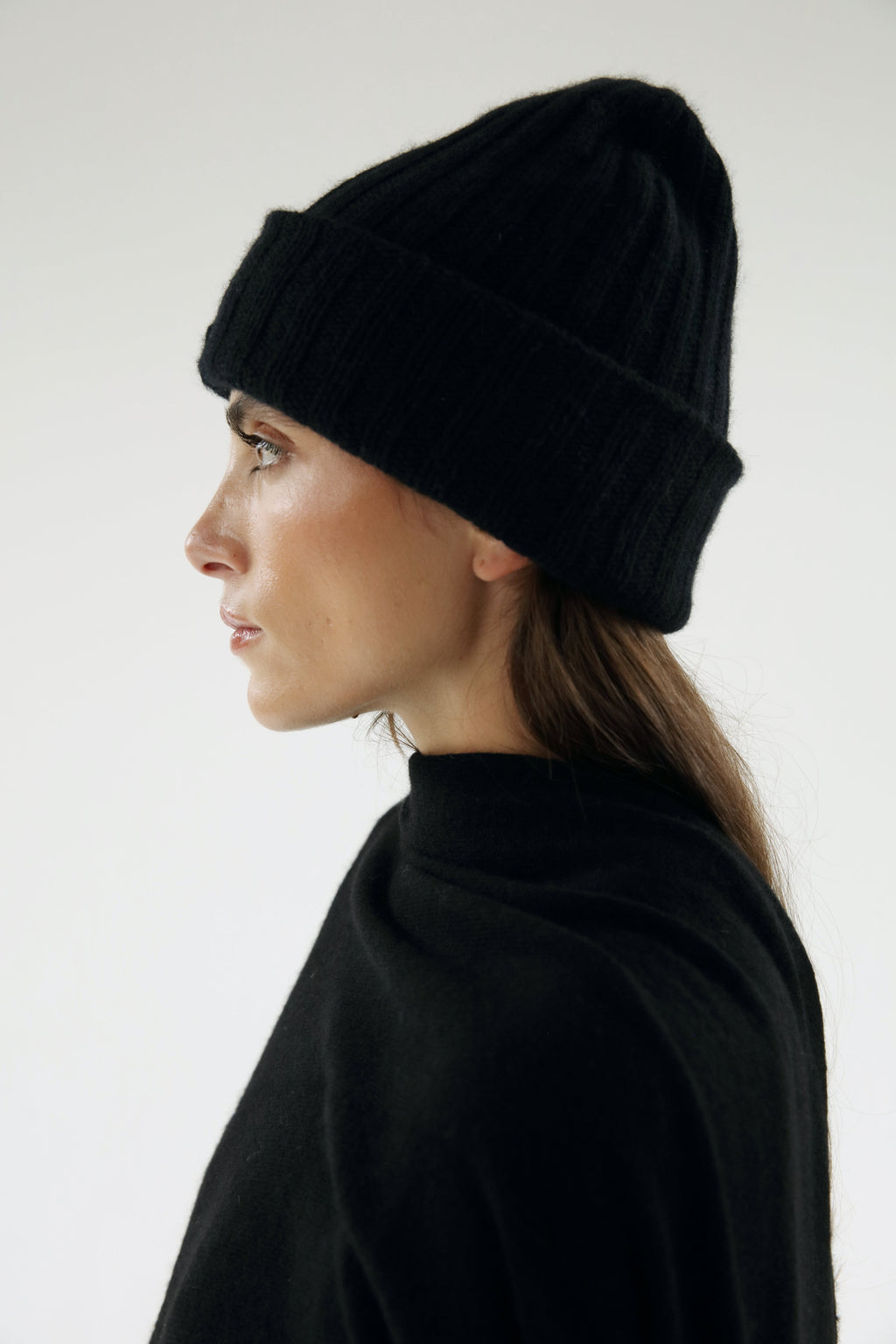 Roe Cashmere Beanie Black