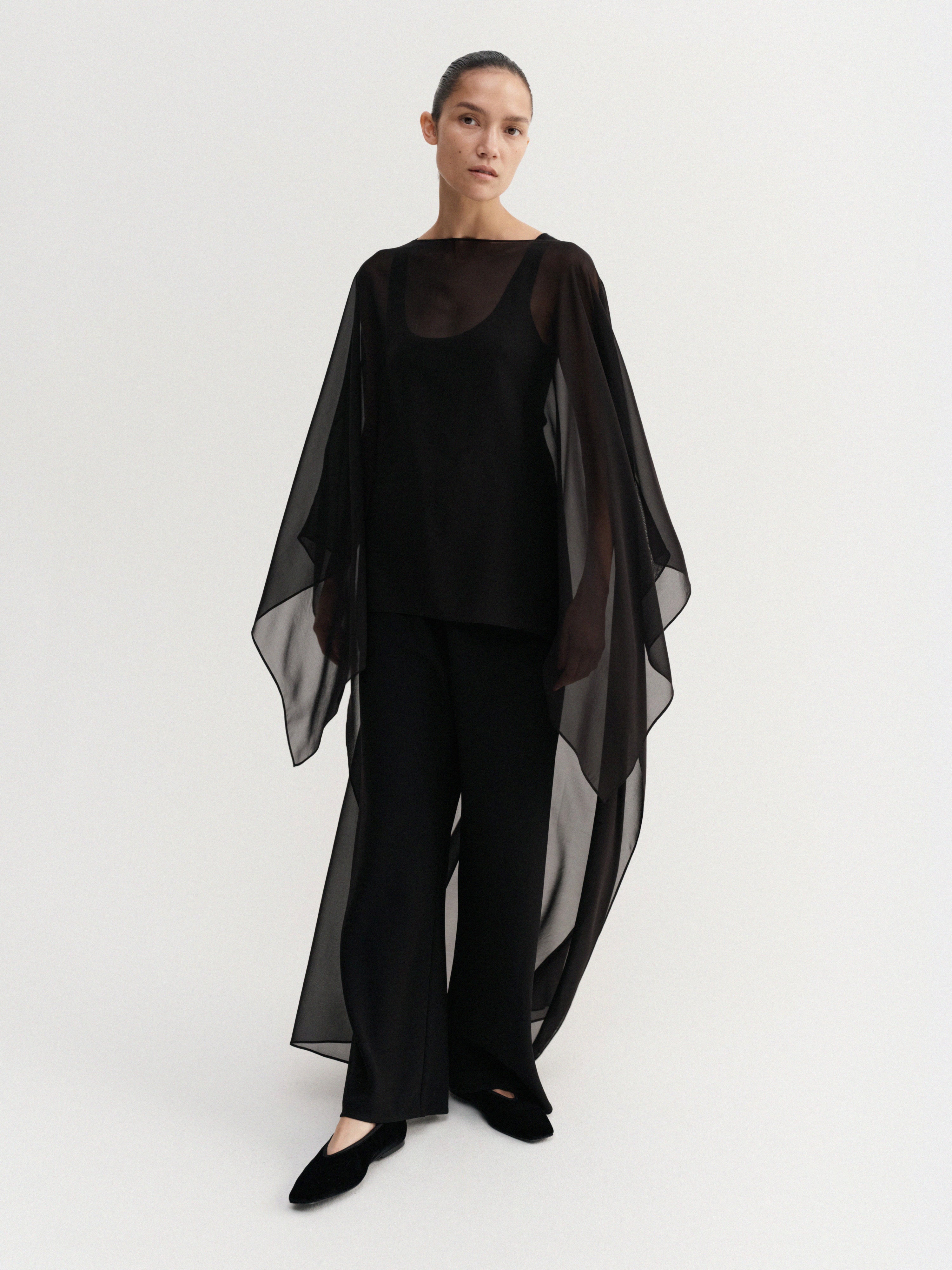 Char Cape Black