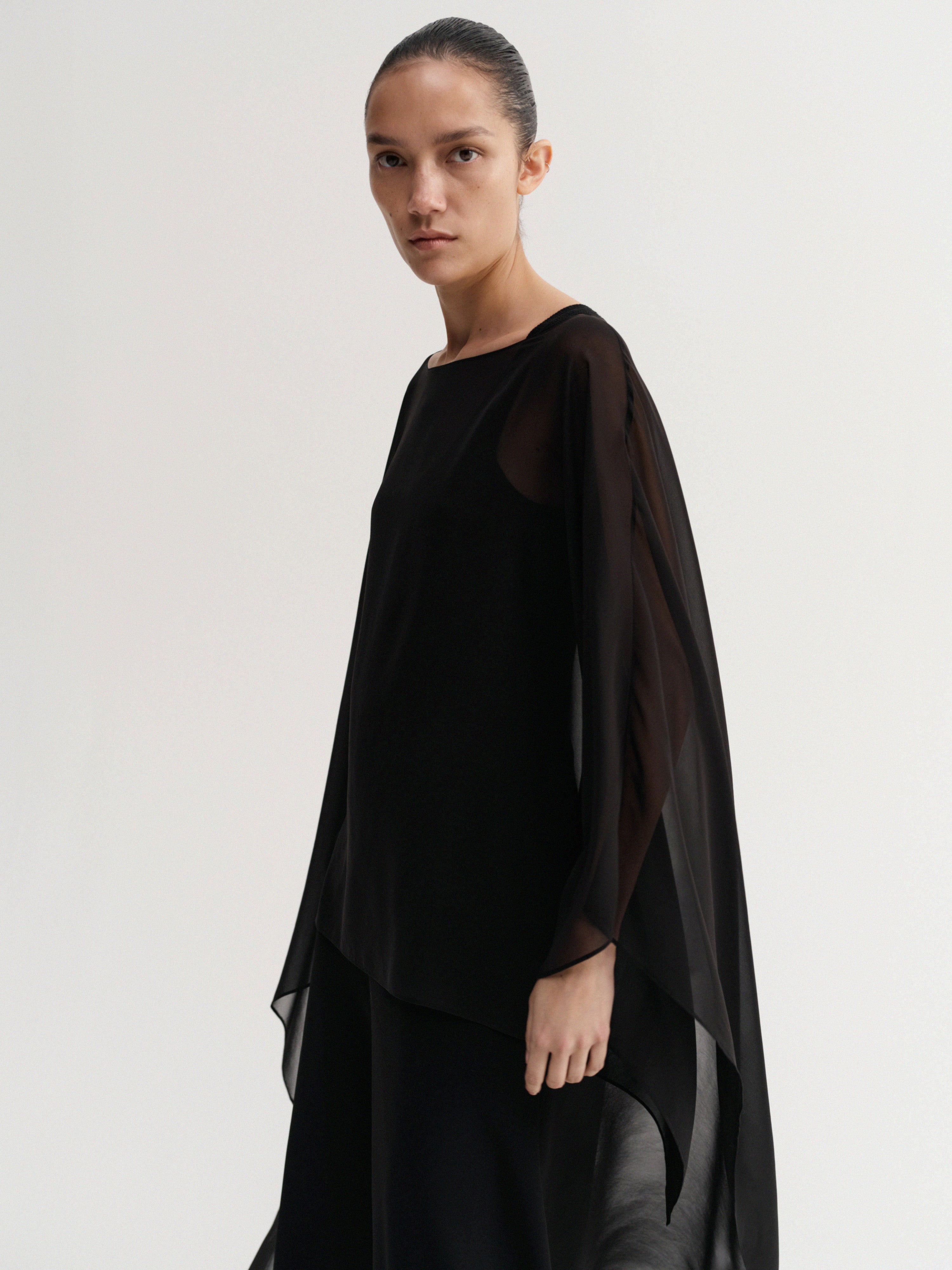 Char Cape Black