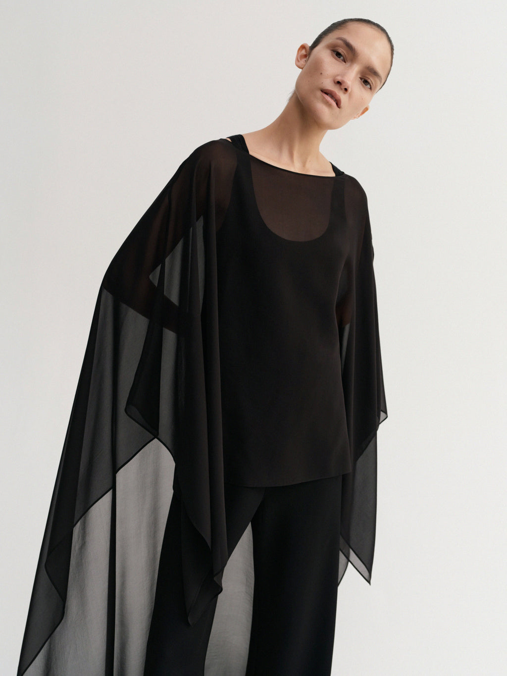 Char Cape Black