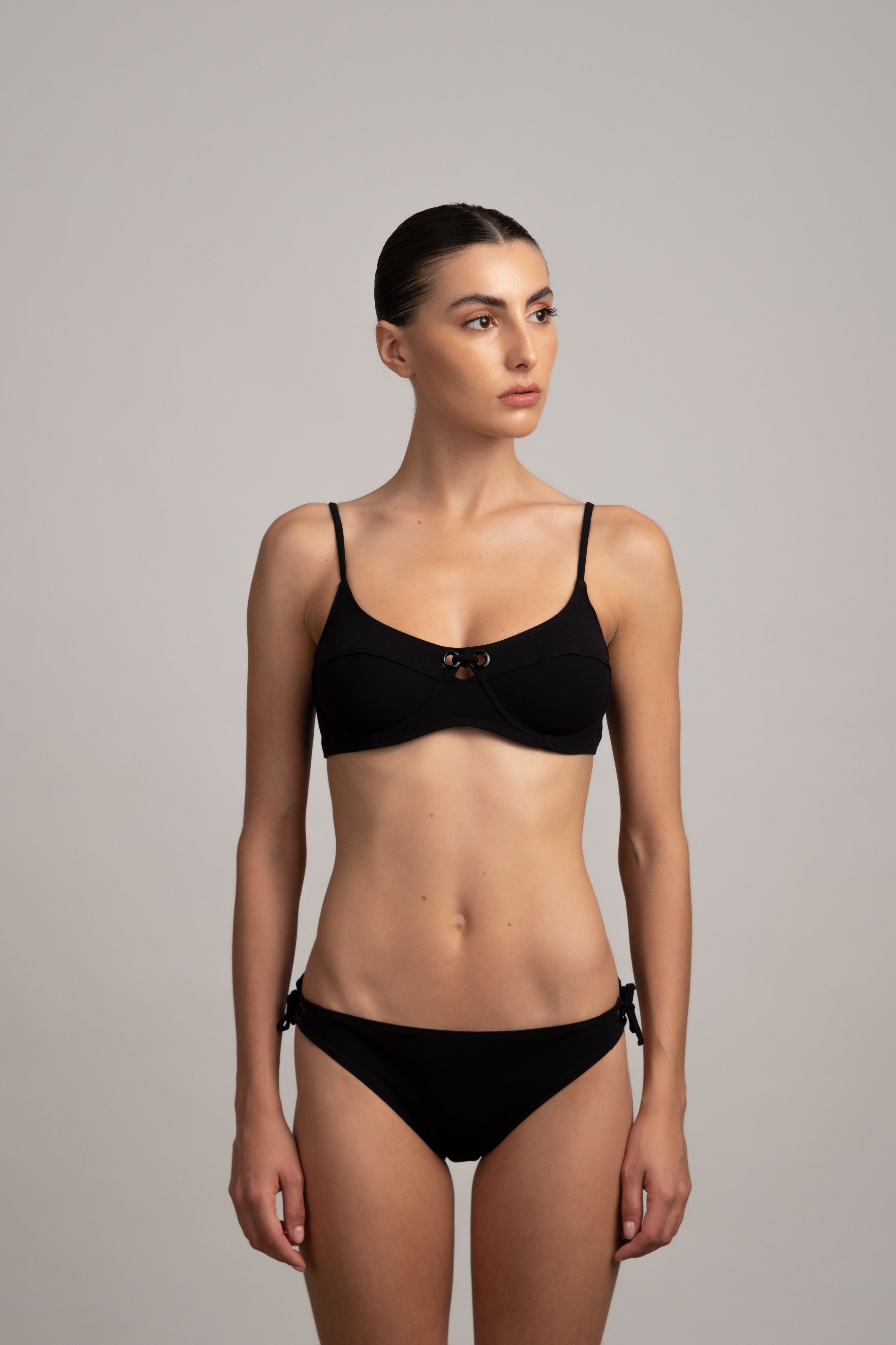06 3N Bikini