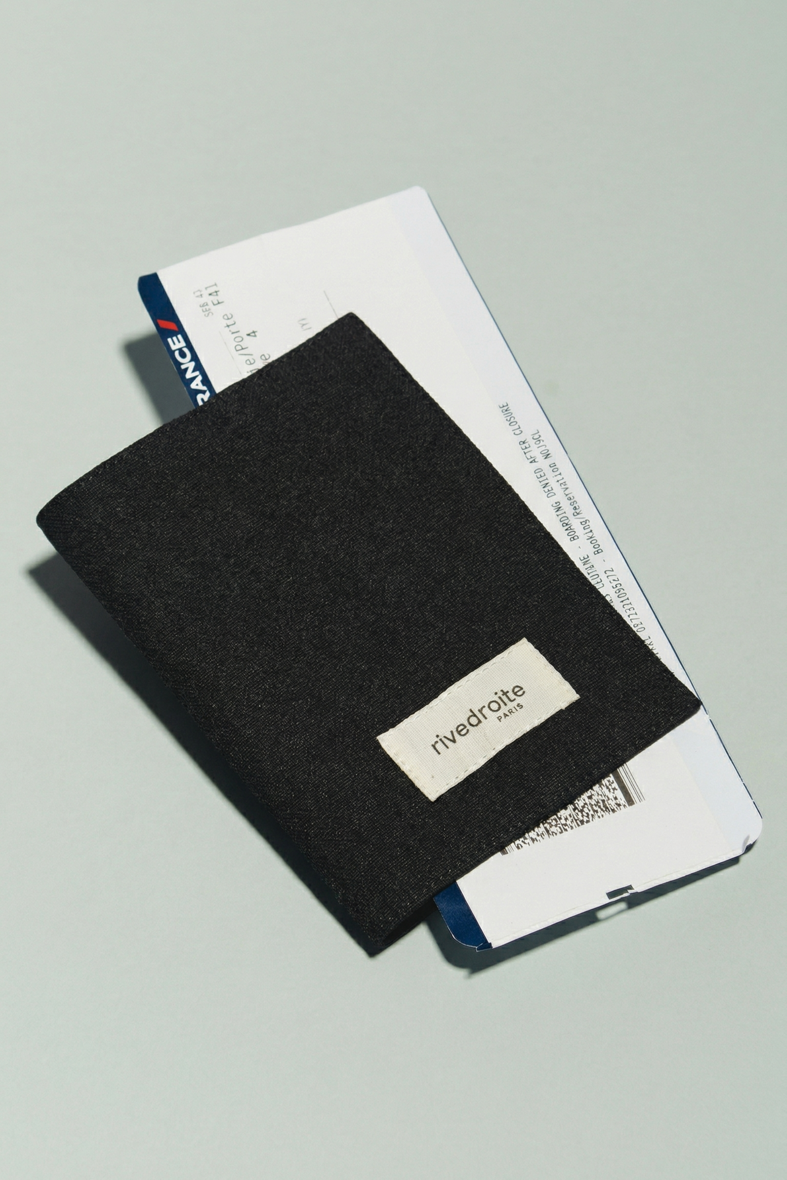 Archives passport holder in black