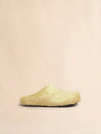 Sabot fussbett en cuir effet poulain à poils longs jaune