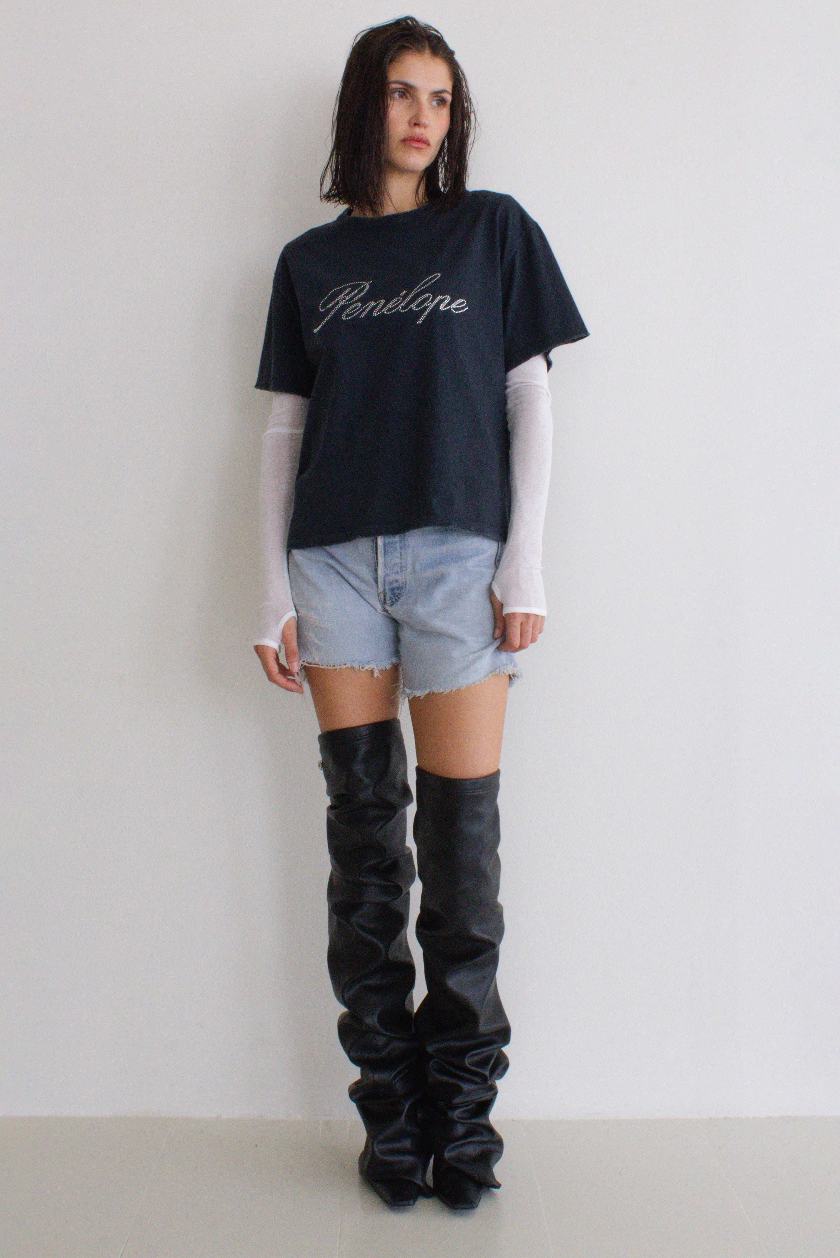 Penélope T Shirt Dark